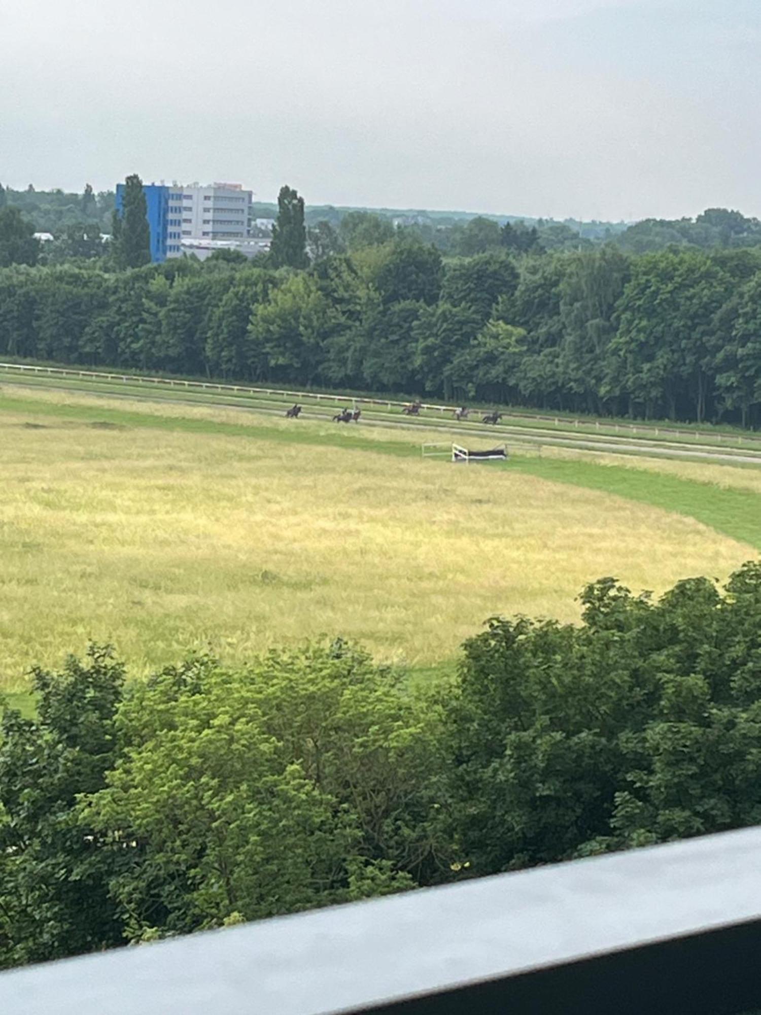 Warsaw Airport Wyscigi - City And Green View Apartment With Underground Garage エクステリア 写真